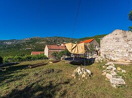 Ranch House Zora