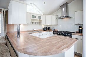 Manor 5 Lodge - 2 Bedroom Lodge - Pendine