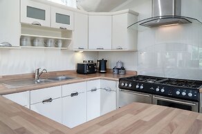 Manor 5 Lodge - 2 Bedroom Lodge - Pendine