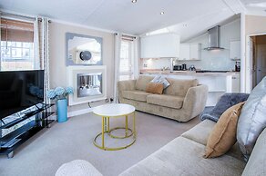 Manor 5 Lodge - 2 Bedroom Lodge - Pendine