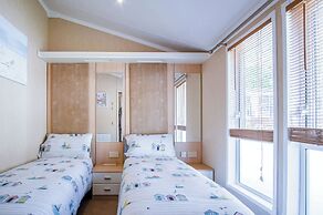 Manor 5 Lodge - 2 Bedroom Lodge - Pendine