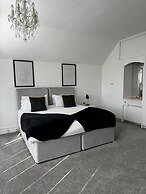 Inviting 2-bed Apartment in Poole