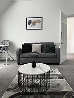 Inviting 2-bed Apartment in Poole