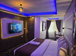 Presken Kuramo waters