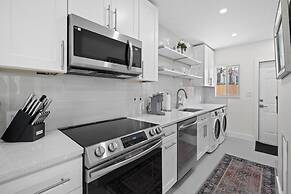 Bnb Hyperion - Modern 1B Haven in Fort Lauderdale