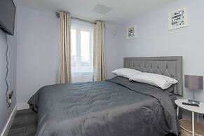 Stylish Elegant New Flat 5 Min from Crossrail