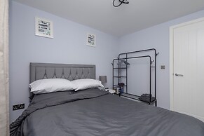 Stylish Elegant New Flat 5 Min from Crossrail