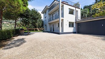 Italianway - Luxury Apartment in Modern Villa Unit 2