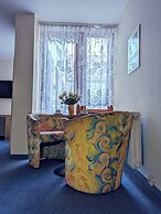 Room in Guest Room - 2 Room Apartment With its own Kitchen and Bathroo