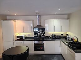 1br&sofabed-sleeps4-parking-central