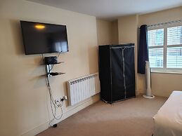 1br&sofabed-sleeps4-parking-central