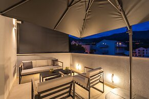 Luxury Villa Entrata-Five Bedroom Villa