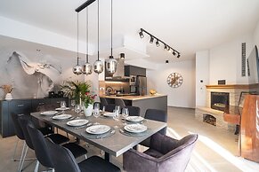 Luxury Villa Entrata-Five Bedroom Villa