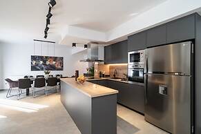 Luxury Villa Entrata-Five Bedroom Villa