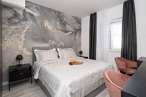 Luxury Villa Entrata-Five Bedroom Villa