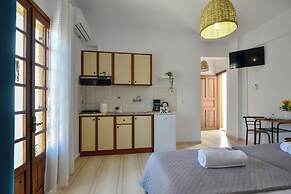 Eva Studios & Apartments