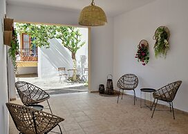 Eva Studios & Apartments