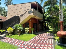 Edwin's Airport Garden.