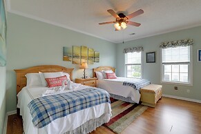 Golf Getaway w/ Pool Access in Myrtle Beach!
