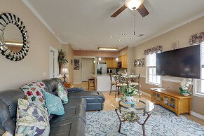 Golf Getaway w/ Pool Access in Myrtle Beach!