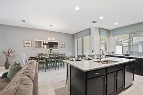 Be Our Guest At 1600cpc 4 Bedroom Townhouse by RedAwning