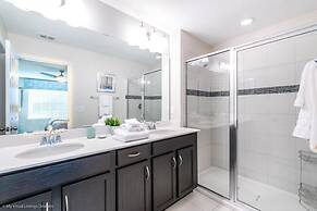 Be Our Guest At 1600cpc 4 Bedroom Townhouse by RedAwning