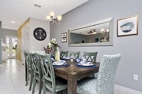 Be Our Guest At 1600cpc 4 Bedroom Townhouse by RedAwning