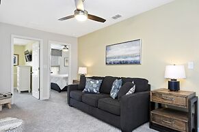 Be Our Guest At 1600cpc 4 Bedroom Townhouse by RedAwning