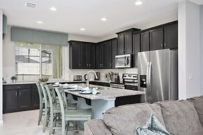 Be Our Guest At 1600cpc 4 Bedroom Townhouse by RedAwning