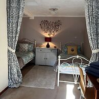 2 Bed Barn - Sleeps 4 - Pets - Parking - Wifi