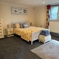 2 Bed Barn - Sleeps 4 - Pets - Parking - Wifi