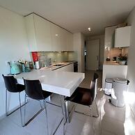 Tr ia Amazing Seaview Apartment