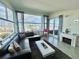 6 Pers Modern Harbor House With Fenced Garden With the Lake View