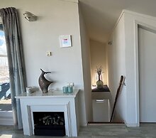 6 Pers Modern Harbor House With Fenced Garden With the Lake View