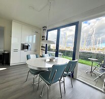 6 Pers Modern Harbor House With Fenced Garden With the Lake View