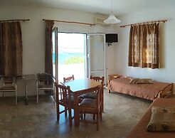 Sea View And Mountain View Apartment For 4 People