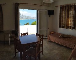 Sea View And Mountain View Apartment For 4 People