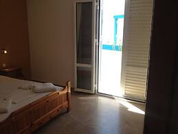 Sea View And Mountain View Apartment For 4 People