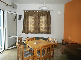 Sea View And Mountain View Apartment For 4 People