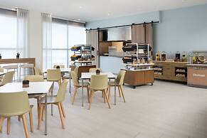 Element Melbourne Oceanfront