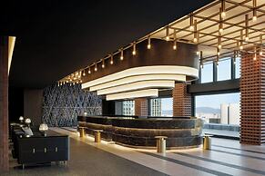 THE OSAKA STATION HOTEL, Autograph Collection