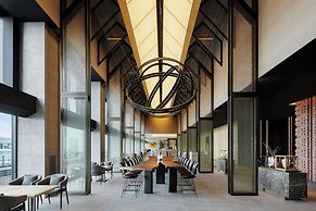 THE OSAKA STATION HOTEL, Autograph Collection