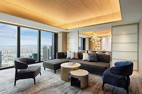 THE OSAKA STATION HOTEL, Autograph Collection