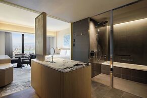 THE OSAKA STATION HOTEL, Autograph Collection