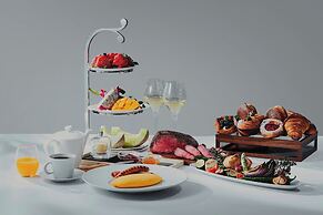 THE OSAKA STATION HOTEL, Autograph Collection