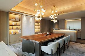 THE OSAKA STATION HOTEL, Autograph Collection