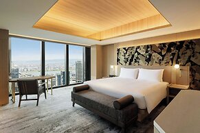 THE OSAKA STATION HOTEL, Autograph Collection