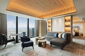 THE OSAKA STATION HOTEL, Autograph Collection