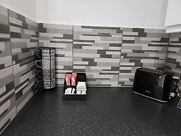 Grays Apartment With City Views Lakeside Shopping