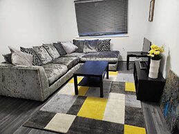 Grays Apartment With City Views Lakeside Shopping